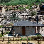 Gardunha Stone 木屋